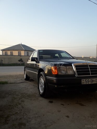 Mercedes E 200 1992, 350,000 km - 2.0 l - Bakı