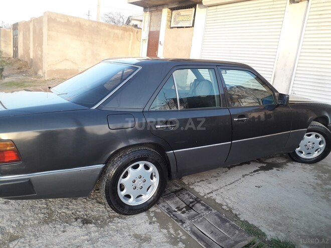 Mercedes E 200 1992, 350,000 km - 2.0 l - Bakı