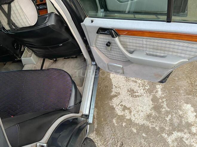 Mercedes E 200 1992, 350,000 km - 2.0 l - Bakı