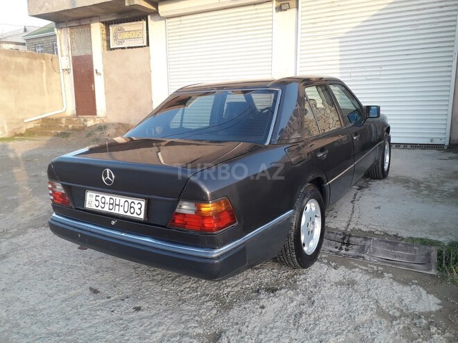 Mercedes E 200 1992, 350,000 km - 2.0 l - Bakı