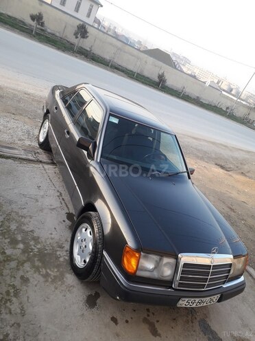 Mercedes E 200 1992, 350,000 km - 2.0 l - Bakı