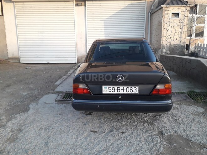 Mercedes E 200 1992, 350,000 km - 2.0 l - Bakı