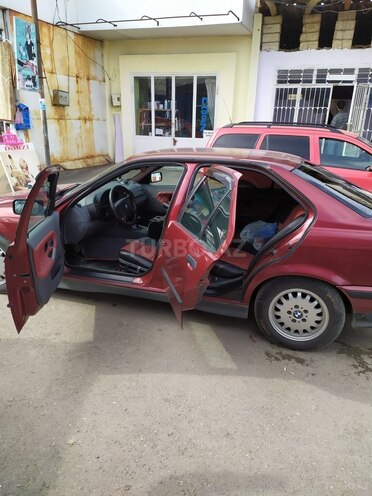 BMW 320 1996, 289,549 km - 0.2 l - Qusar