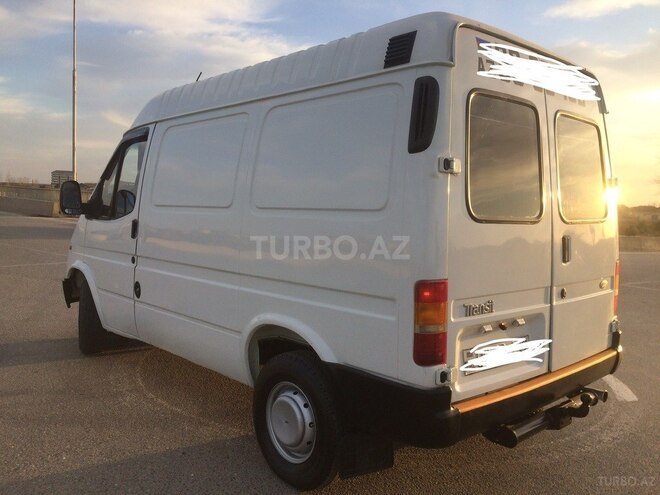 Ford Transit 2000, 370,000 km - 2.5 l - Salyan