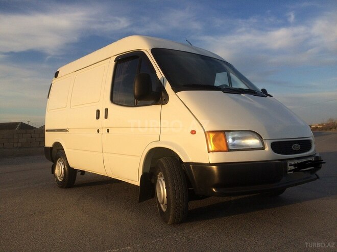 Ford Transit 2000, 370,000 km - 2.5 l - Salyan