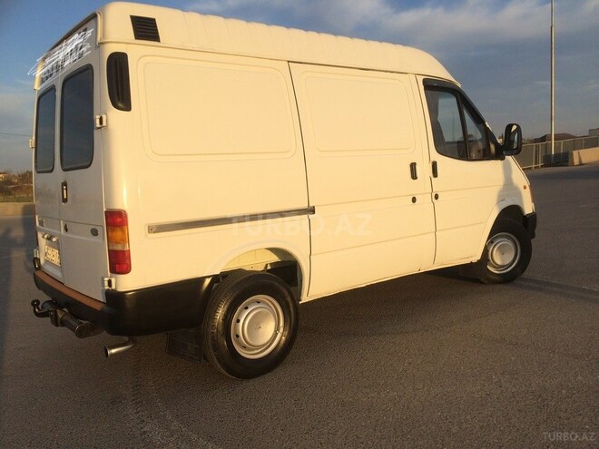 Ford Transit 2000, 370,000 km - 2.5 l - Salyan