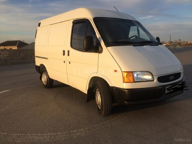 Ford Transit 2000, 370,000 km - 2.5 l - Salyan