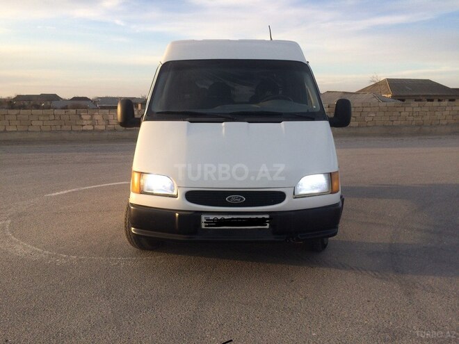 Ford Transit 2000, 370,000 km - 2.5 l - Salyan