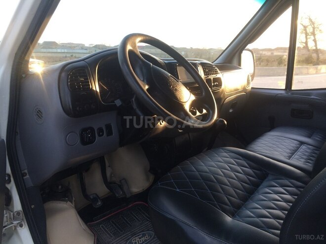 Ford Transit 2000, 370,000 km - 2.5 l - Salyan