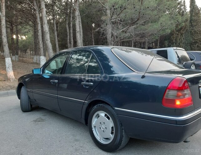 Mercedes C 180 1995, 320,000 km - 1.8 l - Bakı