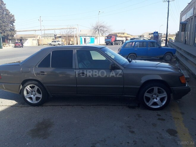 Mercedes E 300 1989, 560,000 km - 3.0 l - Bakı