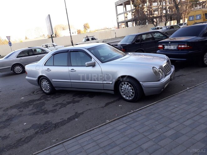 Mercedes E 200 1998, 258,655 km - 2.0 l - Bərdə