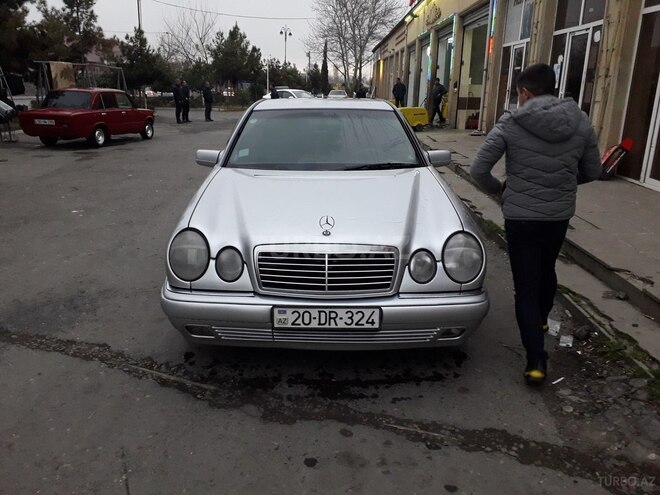 Mercedes E 200 1998, 258,655 km - 2.0 l - Bərdə