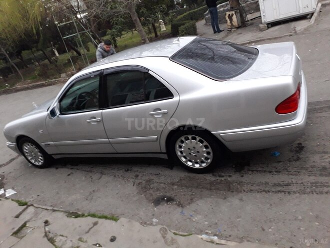 Mercedes E 200 1998, 258,655 km - 2.0 l - Bərdə