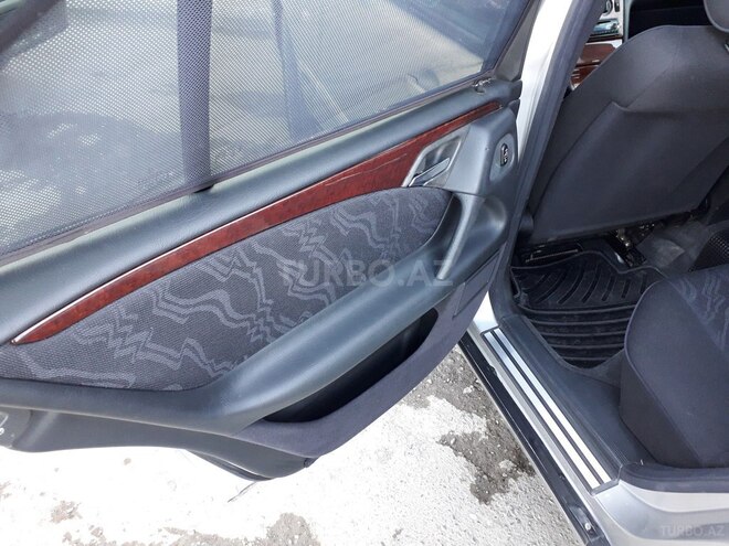 Mercedes E 200 1998, 258,655 km - 2.0 l - Bərdə