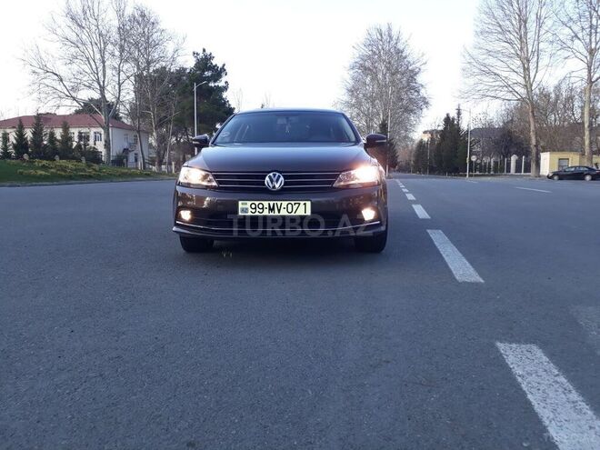 Volkswagen Jetta 2015, 100,000 km - 1.7 л - Mingəçevir