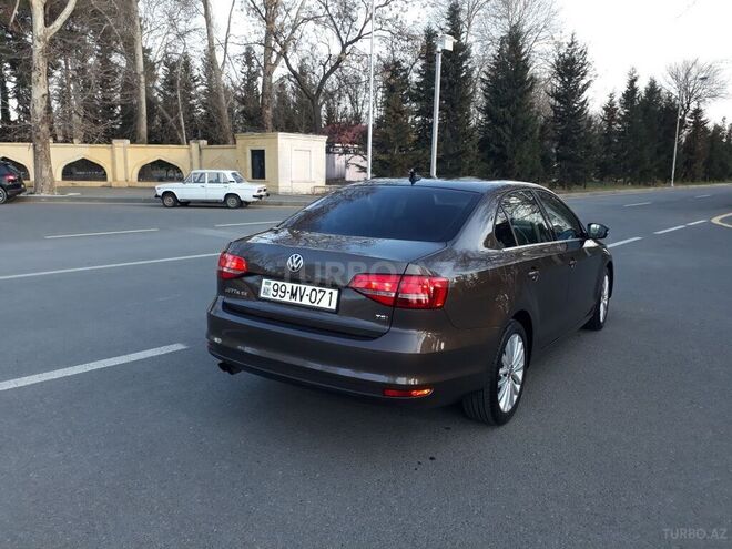 Volkswagen Jetta 2015, 100,000 km - 1.7 л - Mingəçevir