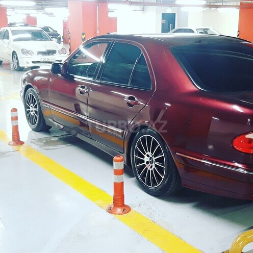 Mercedes E 240 2000, 125,072 km - 2.6 l - Samux