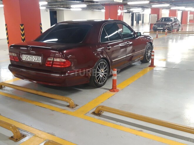 Mercedes E 240 2000, 125,072 km - 2.6 l - Samux