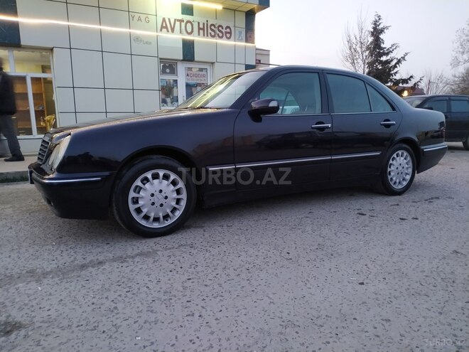 Mercedes E 240 2001, 276,000 km - 2.6 л - Bakı
