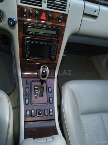 Mercedes E 240 2001, 276,000 km - 2.6 л - Bakı