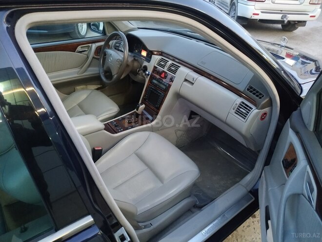 Mercedes E 240 2001, 276,000 km - 2.6 л - Bakı
