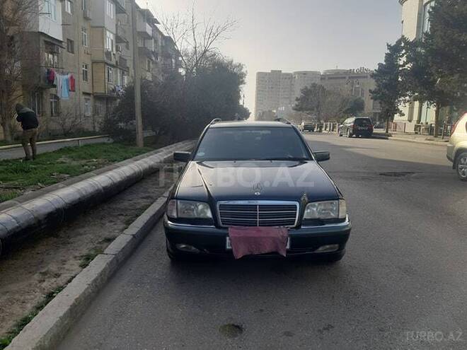 Mercedes C 220 2000, 295,845 km - 2.2 l - Bakı
