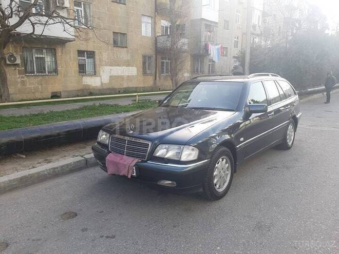 Mercedes C 220 2000, 295,845 km - 2.2 l - Bakı
