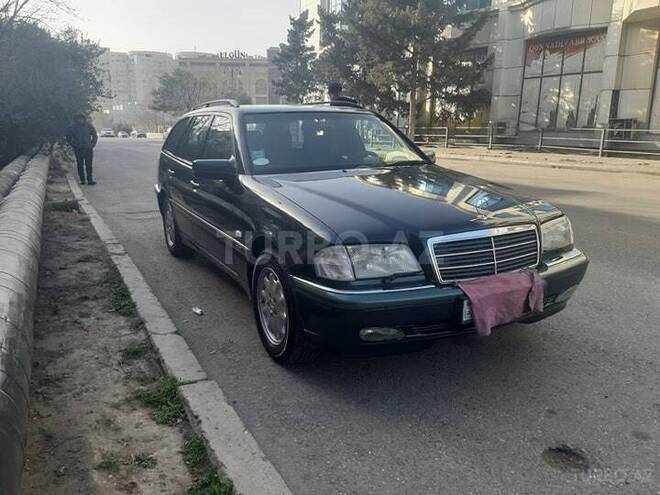 Mercedes C 220 2000, 295,845 km - 2.2 l - Bakı