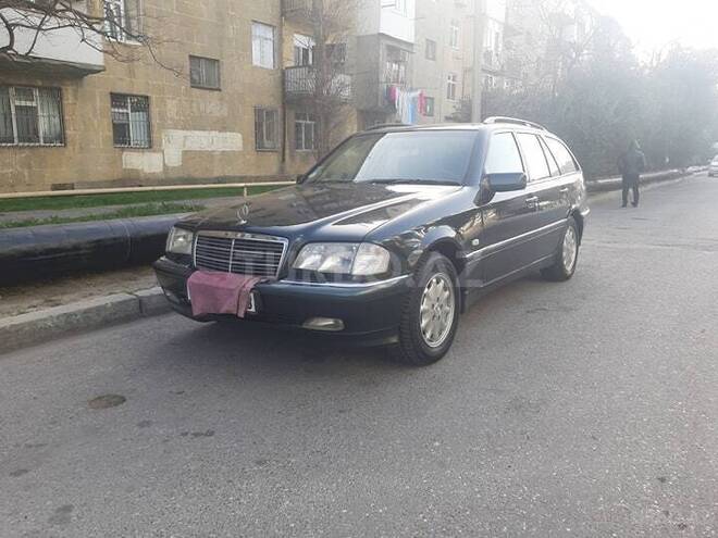 Mercedes C 220 2000, 295,845 km - 2.2 l - Bakı