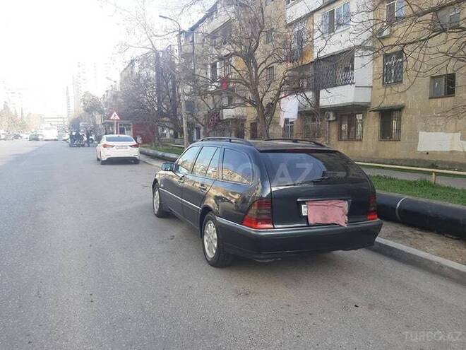 Mercedes C 220 2000, 295,845 km - 2.2 l - Bakı