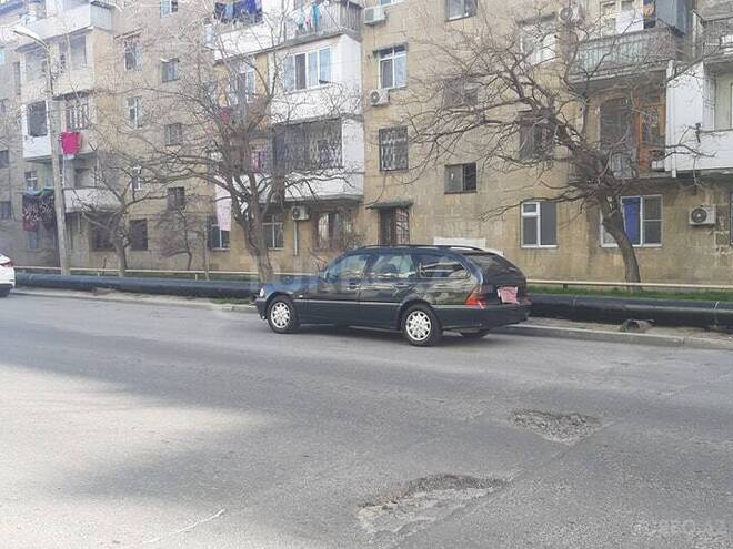 Mercedes C 220 2000, 295,845 km - 2.2 l - Bakı