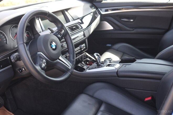 BMW M5 2013, 30,000 km - 4.4 l - Bakı