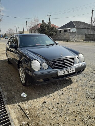 Mercedes E 220 2000, 345,216 km - 2.2 l - Tovuz