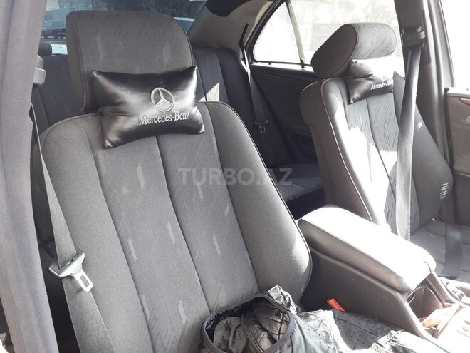 Mercedes E 220 2000, 345,216 km - 2.2 l - Tovuz