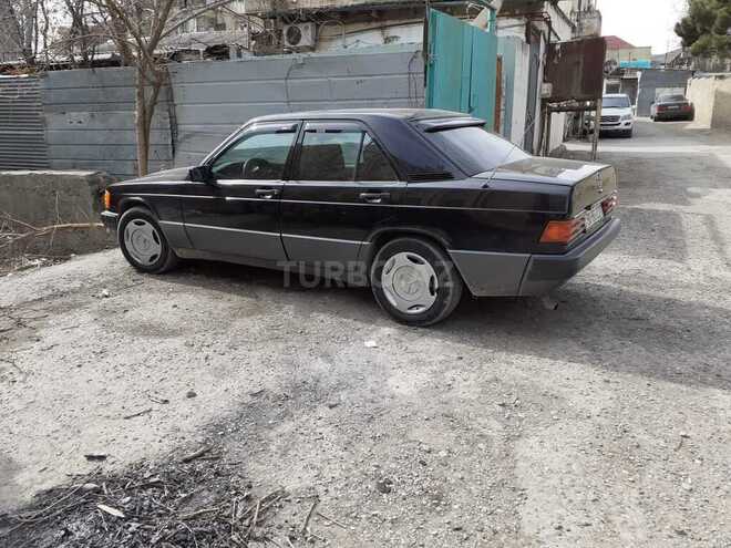 Mercedes 190 1990, 242,630 km - 1.8 l - Gəncə