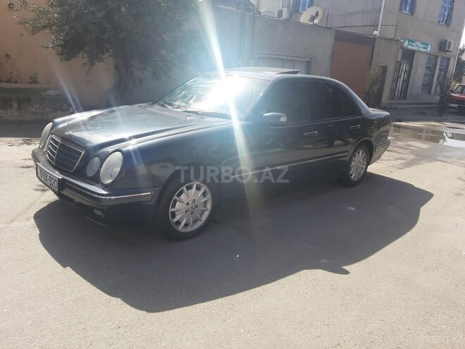 Mercedes E 240 2001, 35,000 km - 2.4 l - Bakı
