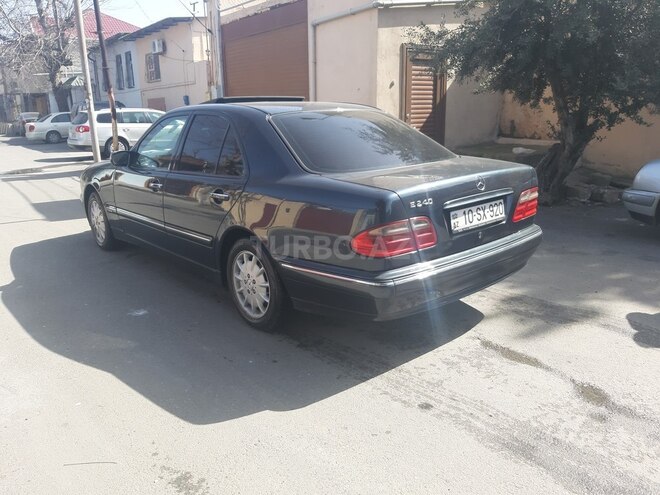 Mercedes E 240 2001, 35,000 km - 2.4 l - Bakı