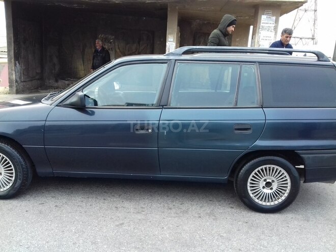Opel Astra 1994, 200,000 km - 1.7 l - Bakı