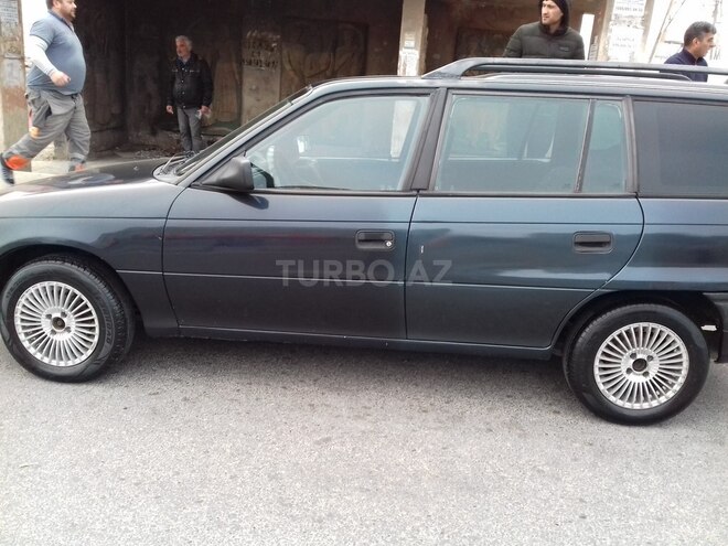 Opel Astra 1994, 200,000 km - 1.7 l - Bakı