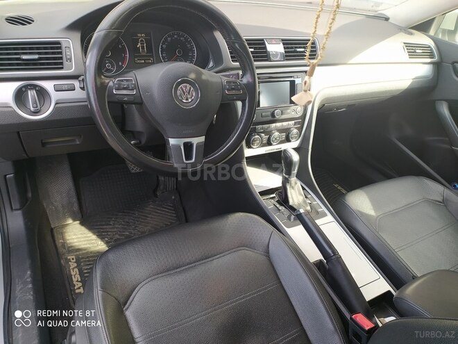 Volkswagen Passat 2011, 135,500 km - 2.5 l - Bakı