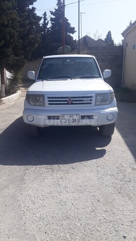 Mitsubishi Pajero io 2000, 233,256 km - 2.0 l - Bakı