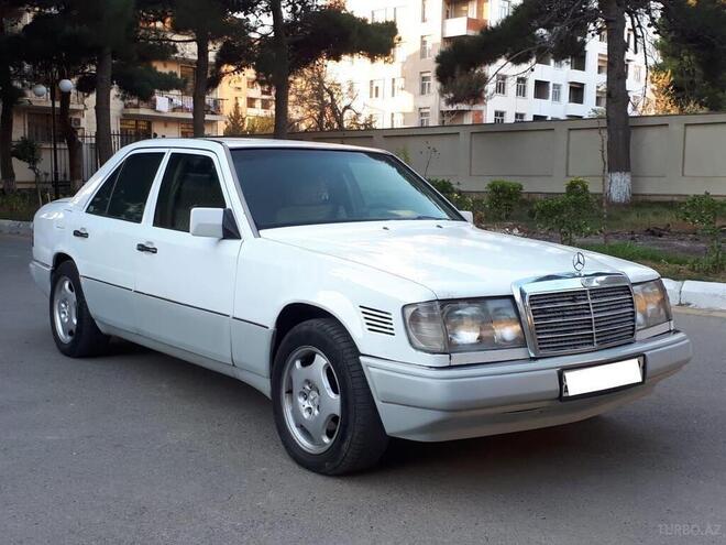 Mercedes E 300 1993, 3,000 km - 0.3 l - Bakı