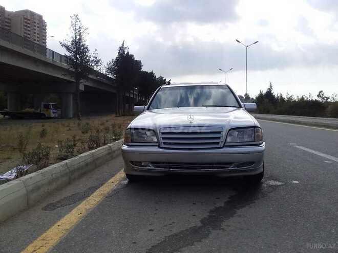 Mercedes E 220 1999, 45,000 km - 0.3 l - Bakı