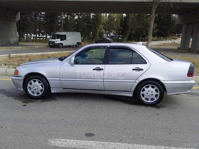 Mercedes E 220 1999, 45,000 km - 0.3 l - Bakı