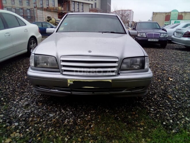 Mercedes E 220 1999, 45,000 km - 0.3 l - Bakı