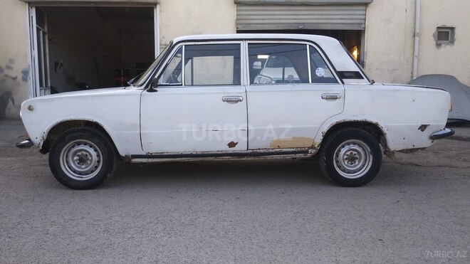 LADA (VAZ) 21011 1977, 130,000 km - 1.3 л - Bakı