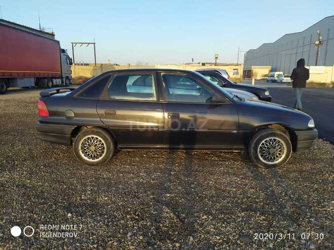 Opel Astra 1995, 296,000 km - 1.6 л - Sumqayıt