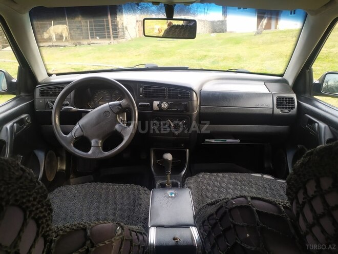 Volkswagen Golf 1993, 298 km - 1.8 l - Zaqatala
