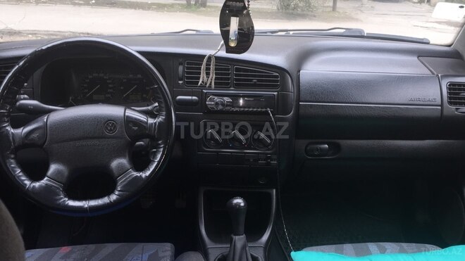 Volkswagen  1995, 235,000 km - 1.8 l - Bakı